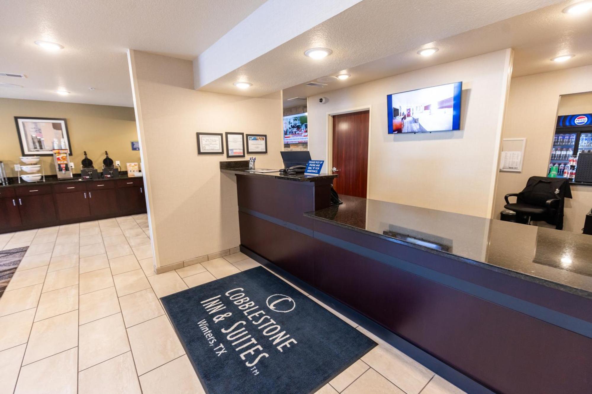 Cobblestone Inn & Suites - Winters Exterior photo